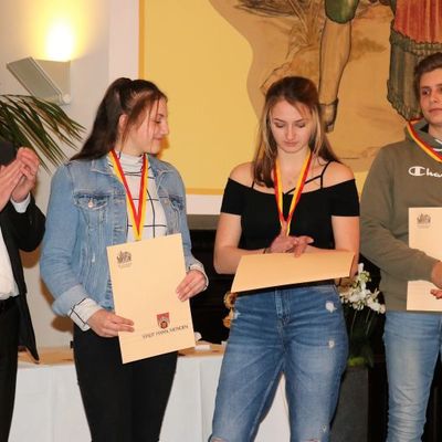 Kanuten Nele - Sportlerin des Jahres 2018 - und Svea Spiegler