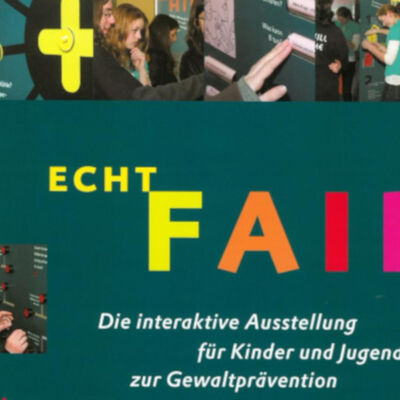 »Echt fair!« ist die erste Ausstellung im deutschsprachigen Raum zur Gewaltprävention mit den Themenschwerpunkten »Gewalt im sozialen Nahraum«, »Häusliche Gewalt« und »Stärkung der Selbst- und Handlungskompetenz von Mädchen und Jungen«. 