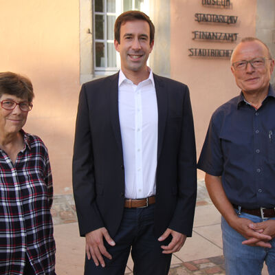 Bürgermeister Tobias Dannenberg (Mitte) begrüßte in der vergangenen Woche Nortrud Riemann (li., SPD) und Uwe Zindel (re., BürgerForum) im Kreise des Hann. Mündener Stadtrats.