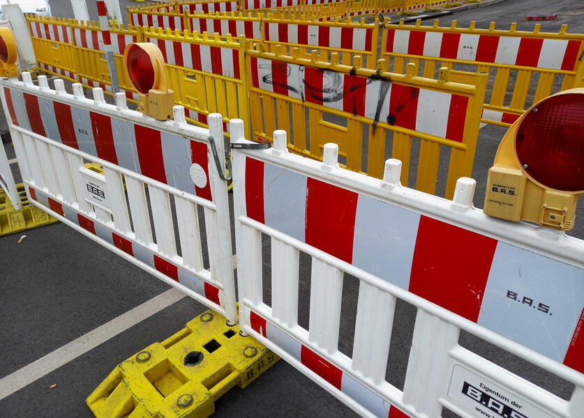 Fahrbahnsperrung in der Kasseler Stra�e