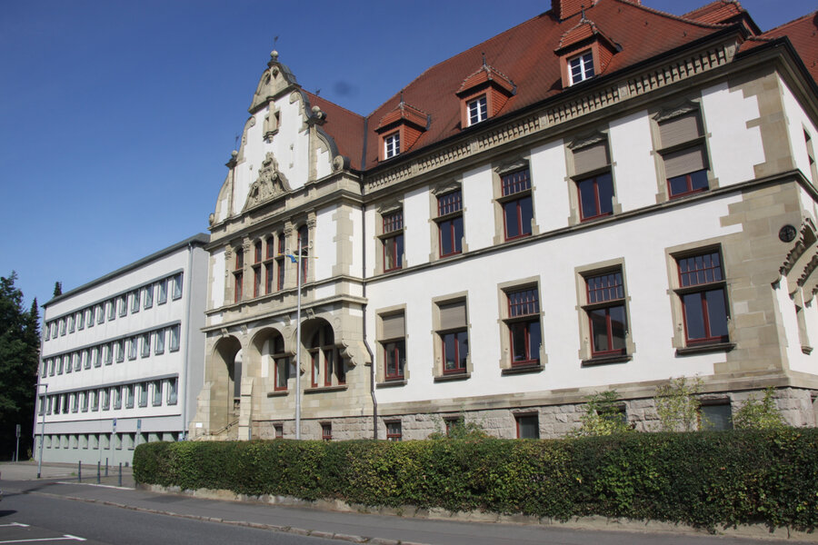 Perspektivische Frontalansicht des st�dtischen Verwaltungsgeb�udes in der B�ttcherstra�e.