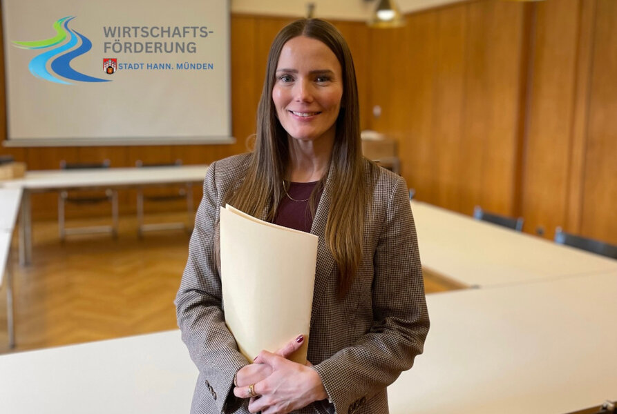 Hann. M�ndens Wirtschaftsf�rderin Anna-Lena Wiegr�fe bietet ab M�rz 2026 Sprechstunden f�r Unternehmen an.