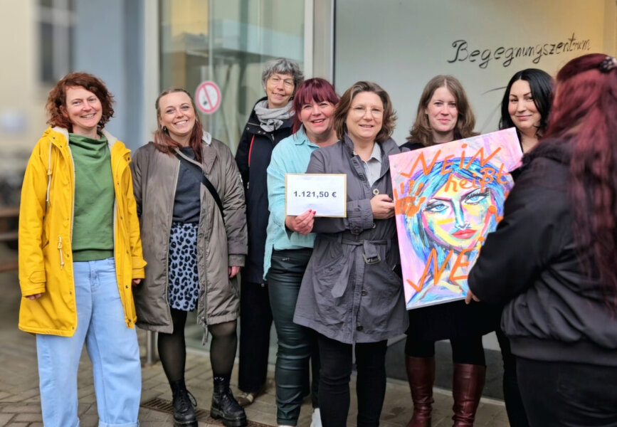 (V.li.) Martina Betjen und Franziska Pinne (Mehrgenerationenhaus), Maja Eidmann-Weigle (VHS), Stephanie Heck-Weidemeier (GAB / Haus der Nationen), Tina Krause (Familienzentrum), Sonja Lehmann (VHS) sowie Melissa Castillo (st�dt. Gleichstellungsbeauftragte).