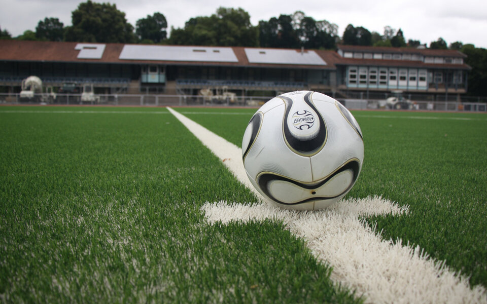 Zur Einweihung der modernisierten Sportst�tte auf dem Rattwerder sind alle interessierten B�rgerinnen und B�rger herzlich eingeladen. Dar�ber hinaus werden Vertreterinnen und Vertreter aus Politik, Verwaltung sowie der an Planung und Umsetzung beteiligten Unternehmen erwartet.