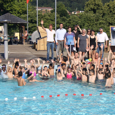 F&uuml;r die Zweitkl&auml;ssler der Grundschule am Wall stand in der zur&uuml;ckliegenden Woche alles im Zeichen der Wassergew&ouml;hnung und Schwimmausbildung. 