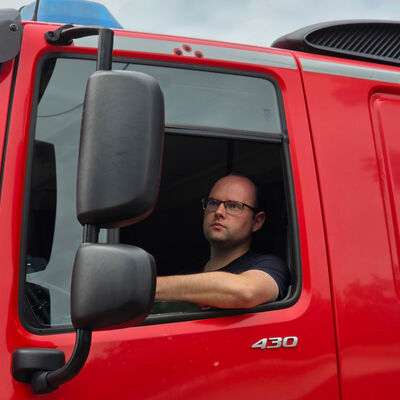 Volle Konzentration: Andr� Jahns, stellvertretender Ortsbrandmeister der Freiwilligen Feuerwehr Stadt Hann. M�nden, war einer der Ausbildungsteilnehmer.