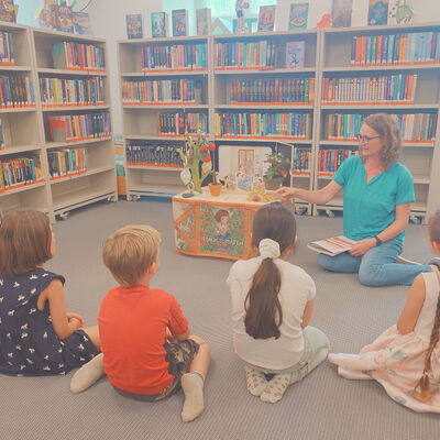Kinder der DRK Kita Fuldablick konnten die Plapperkiste bereits Anfang Juli in der Stadtb&uuml;cherei ausprobieren.