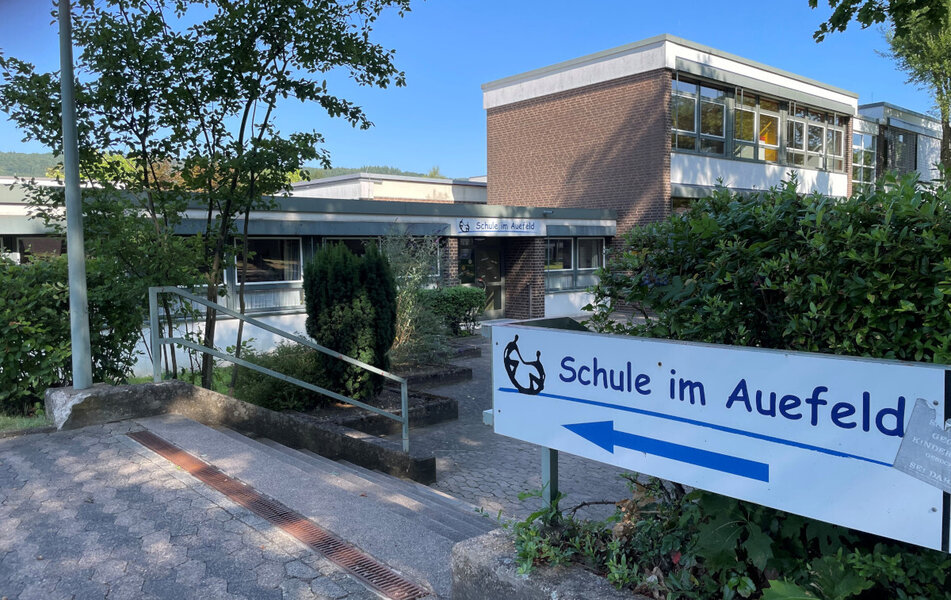 Insgesamt investiert der Landkreis in die aktuellen Ferienma�nahmen rund 5,43 Millionen Euro, davon rund 900.000 Euro in Hann.M�nden.