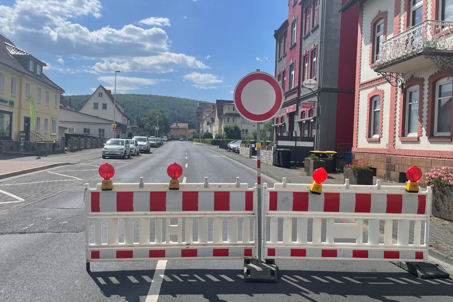 F�r die Durchf�hrung der R�ckbauarbeiten ist aus Gr�nden der Verkehrssicherheit eine vollst�ndige Sperrung der Wilhelmsh�user Stra�e unumg�nglich.