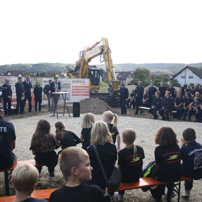 Spatenstich f�r neues Feuerwehrhaus in Gimte und Volkmarshausen