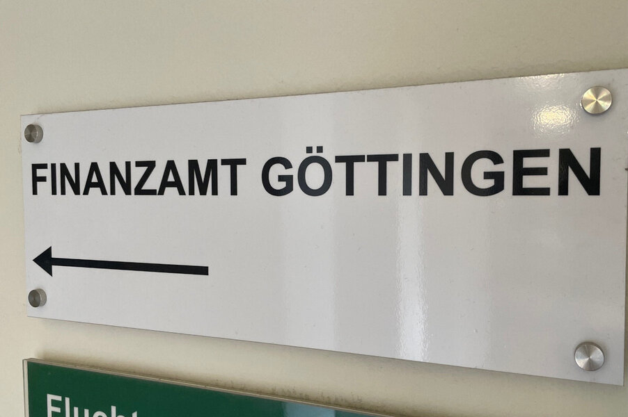 Innerhalb der vergangenen zehn Jahre hat sich nach Aussage des Finanzamtes G�ttingen die Anzahl der Auskunftssuchenden in Hann M�nden stark verringert - mit weiter abnehmender Tendenz.