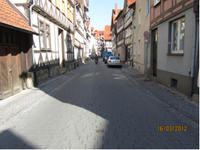 Hinter der Stadtmauer