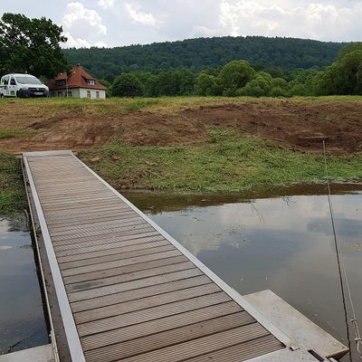 Stadt übernimmt vom Naturpark Münden e.V. den schwimmenden Paddelbootanlegers in Hemeln Ortsteil Bursfelde